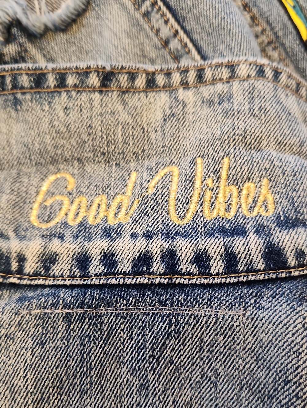 Gorgeous Things Distressed Blue Denim Jacket - See measurements - Picture 10 of 11